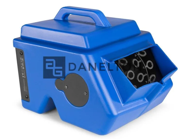 BeamZ B1500 – tai aukštos kokybės profesionali burbulų mašina, skirta sukurti išskirtinę atmosferą įvairiuose renginiuose. Dėl dvigubų burbulų ratų ir galingo ventiliatoriaus šis įrenginys užtikrina pastovų ir intensyvų burbulų srautą, kuris ypač tinka tiek vidaus, tiek lauko šventėms.